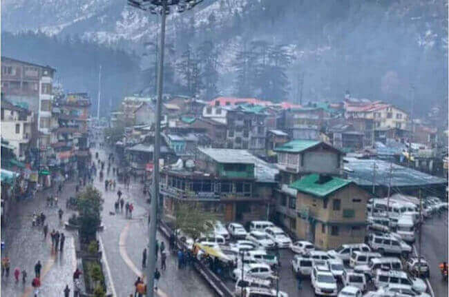 Snowfall in Manali