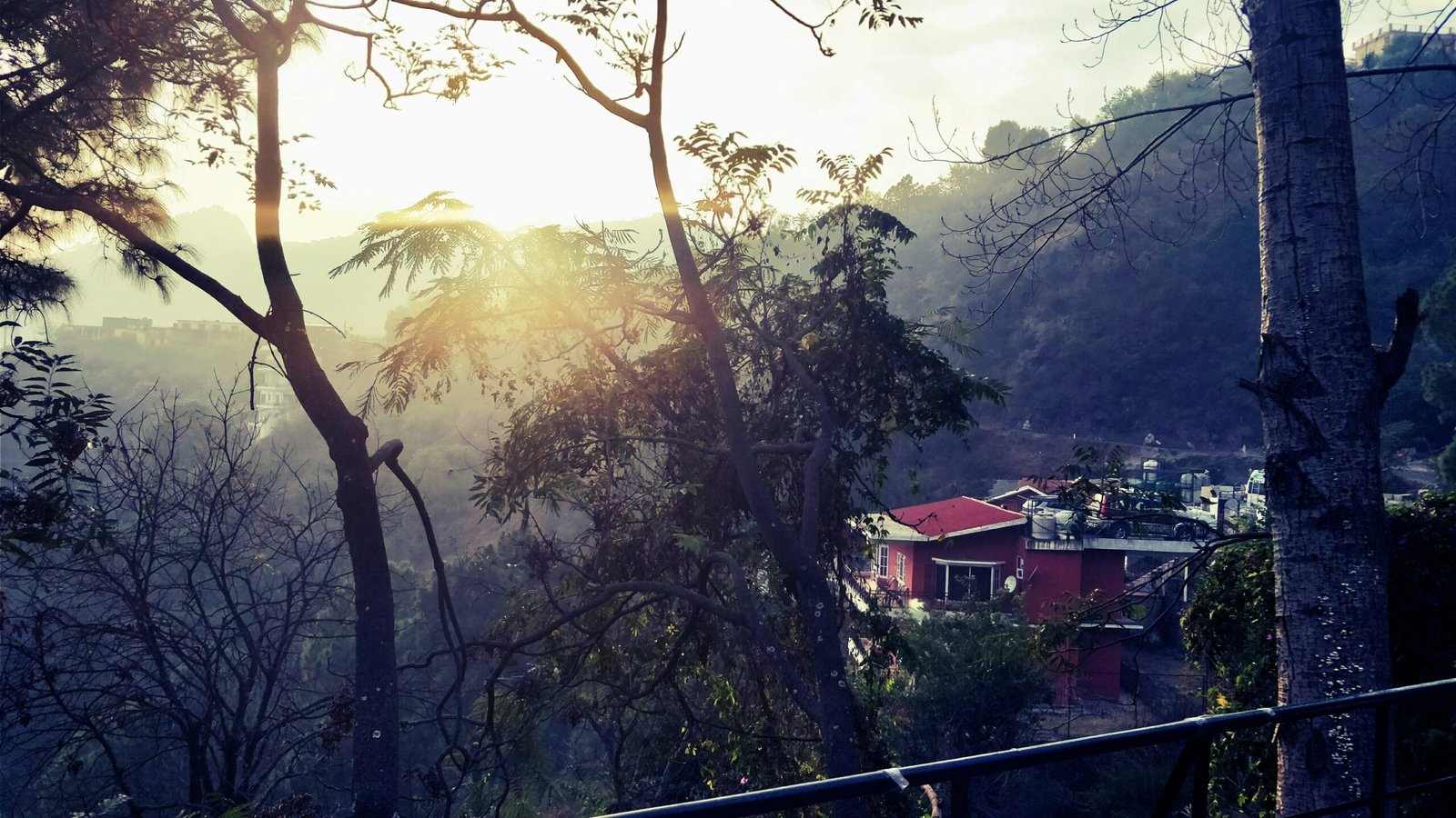 Kasauli’s Travel Guide- Explore the best hotels, and resorts for your next Kasauli trip and the unforgettable experiences.